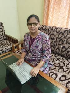 மடிக்கணினியுடன் லிபிகா